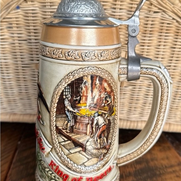 Anheuser-Busch 1985 A series Limited Edition Lidded Beer Stein w/Pewter Lid - Picture 3 of 7